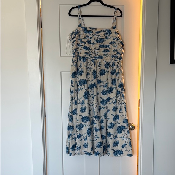 Abercrombie & Fitch Dresses & Skirts - Floral Blue and White Dress